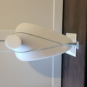 2/40 jewellry. Silver necklace with glitter and tassels